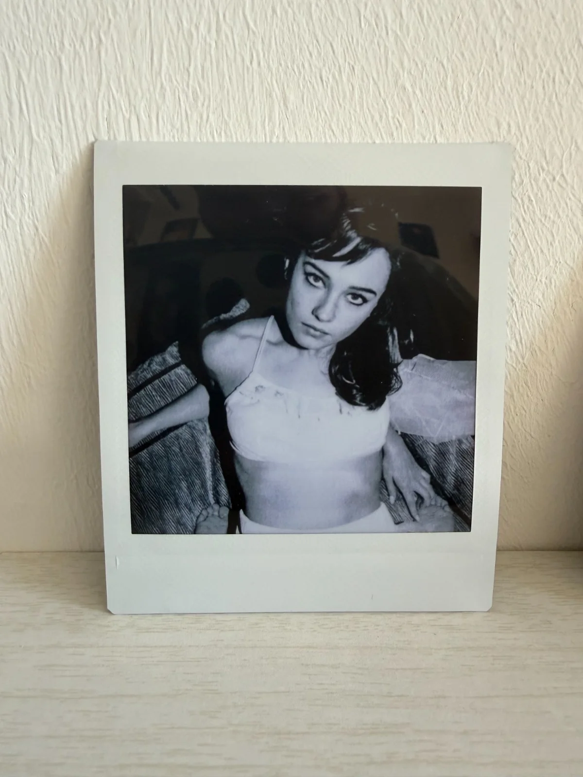 Cailee Spaeny A24 Priscilla Presley Fuji Instax Mini Black White B&W Print 2, изображение 2