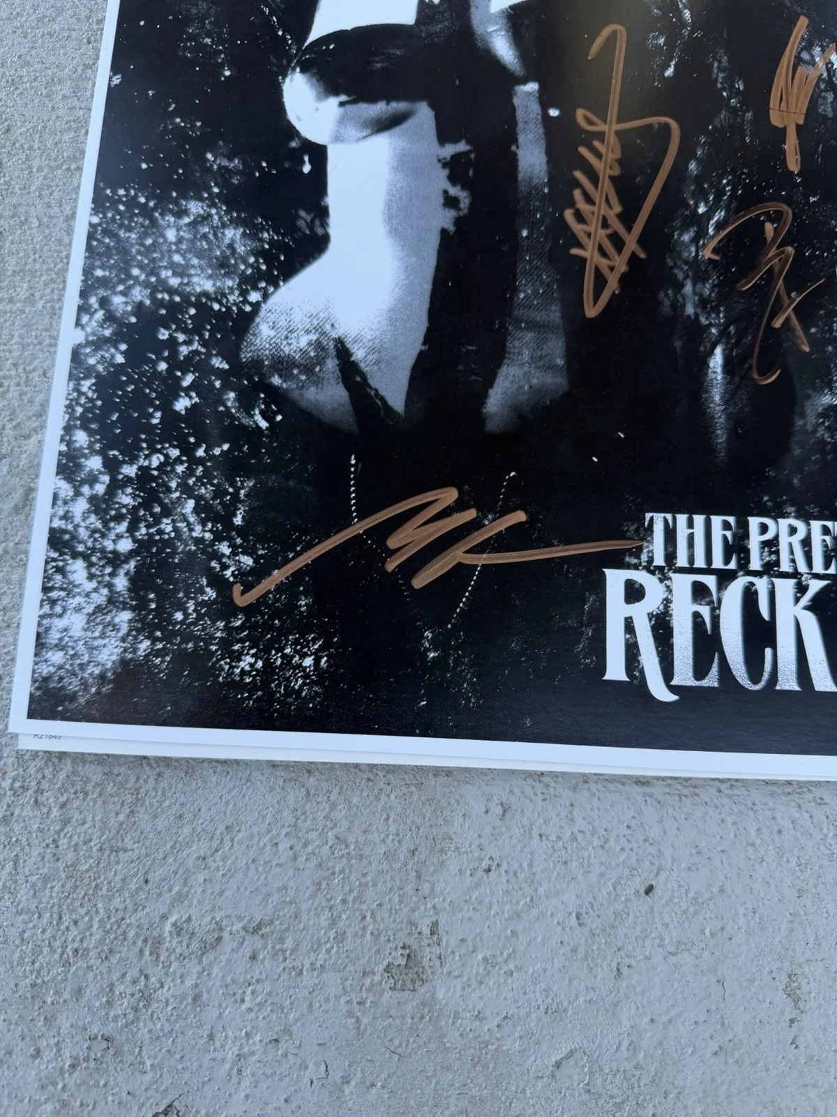 The Pretty Reckless autographed concert poster Taylor Momsen Others RARE (READ), изображение 2