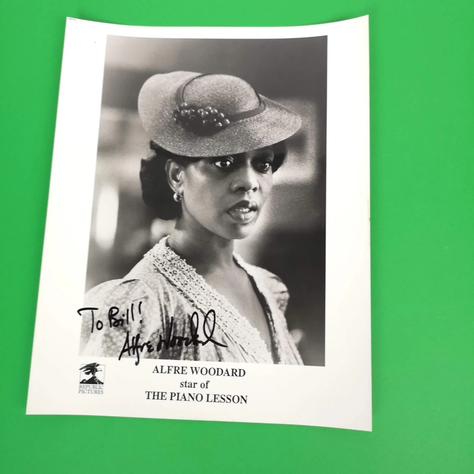 Alfre Woodard — Alfre Woodard Signed Photo B&W 8 x 10 Movie The Piano Lesson Hollywood