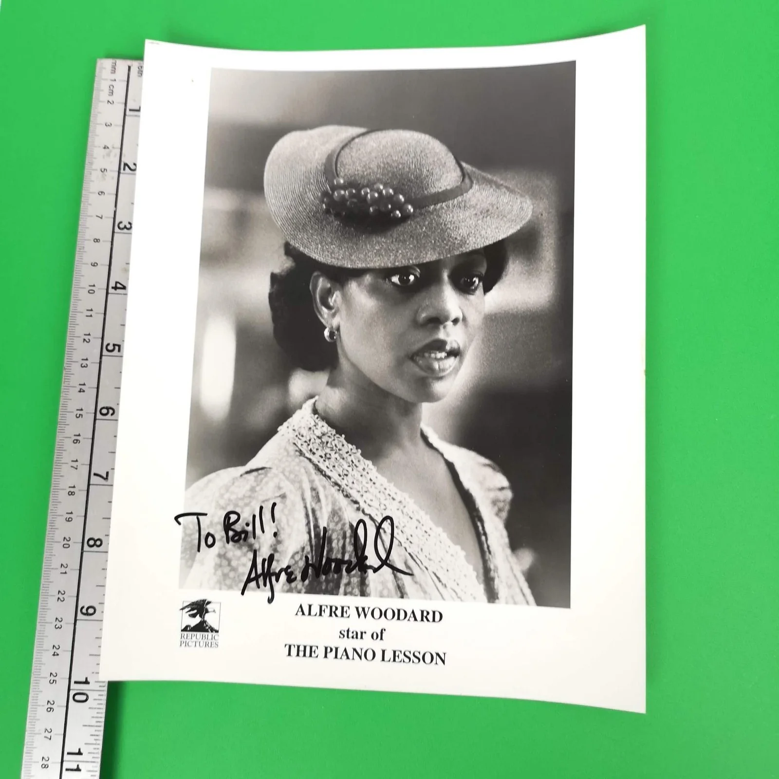 Alfre Woodard — Alfre Woodard Signed Photo B&W 8 x 10 Movie The Piano Lesson Hollywood, изображение 4