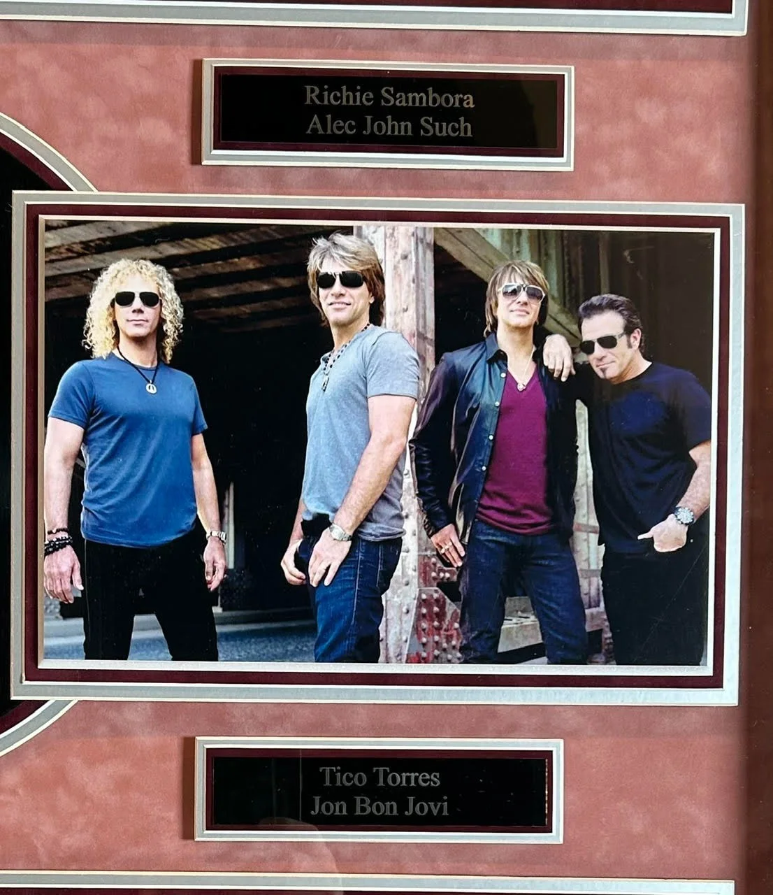 Bon Jovi 4x Autographed 7800 Fahrenheit Album Collage Framed 41" x 35.5" JSA LOA, изображение 4