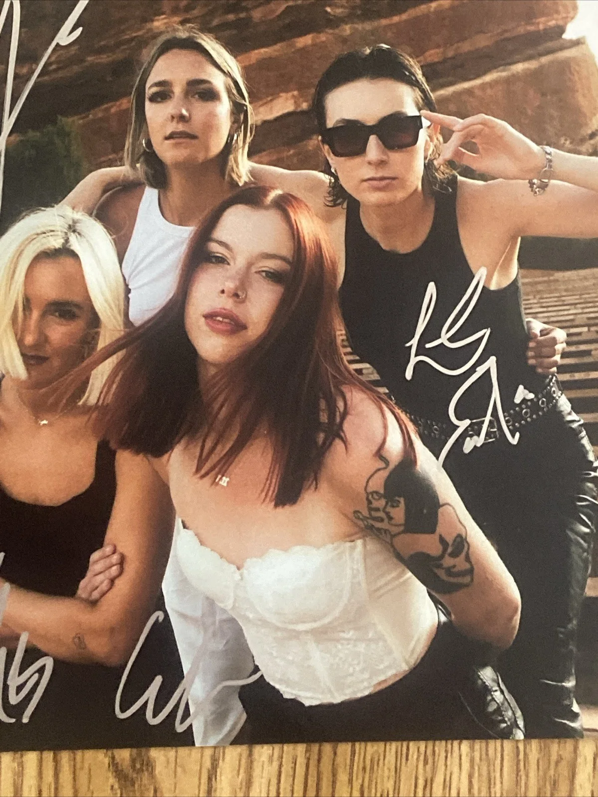 The Beaches Band Full Autographed 8x10 Photo Jordan Miller +3, изображение 3