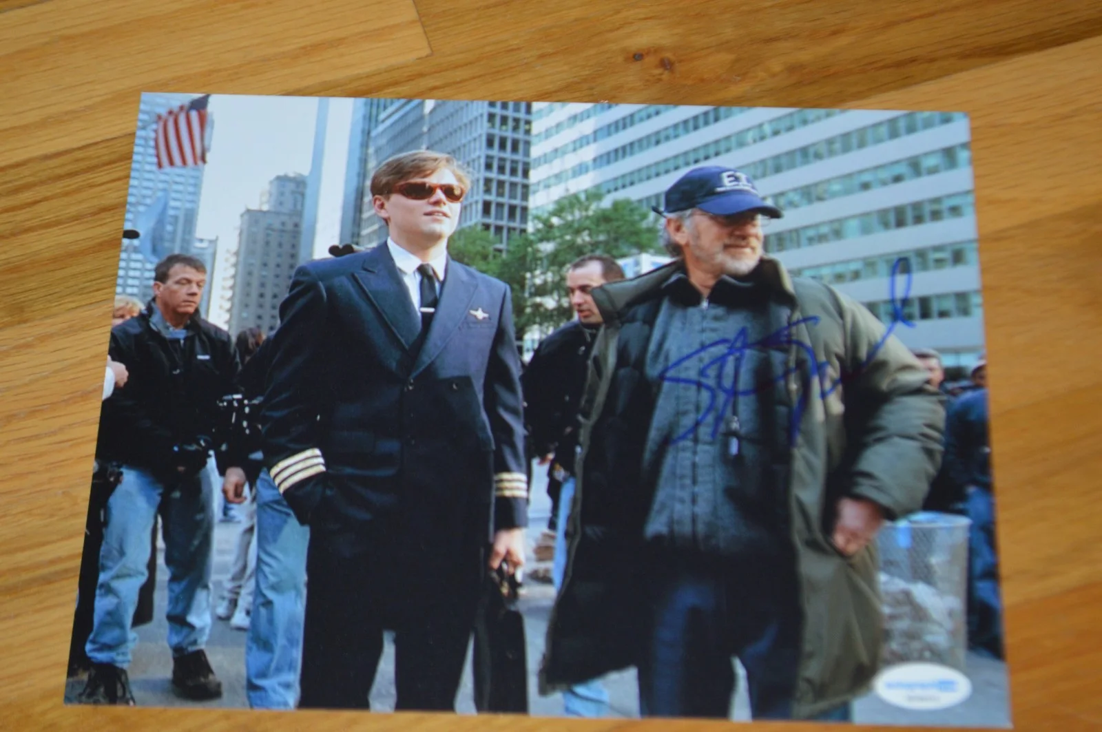 Steven Spielberg — Steven Spielberg Signed 8x10 "Catch Me If You Can" Photo with AUTOGRAPH Hologram, изображение 4