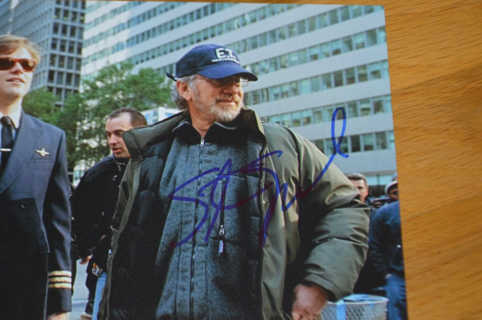 Steven Spielberg — Steven Spielberg Signed 8x10 "Catch Me If You Can" Photo with AUTOGRAPH Hologram, изображение 5