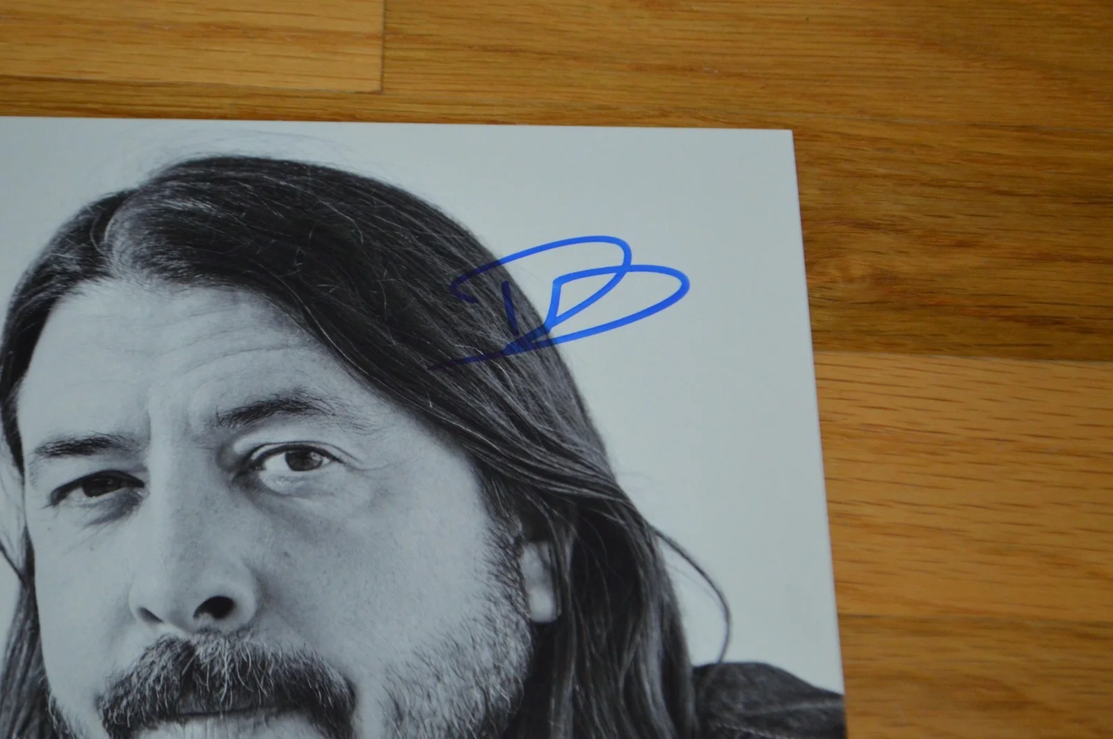 Foo Fighters ~ Dave Grohl Autographed Vintage 8x10 B/W Photo with PSA Hologram, image 2