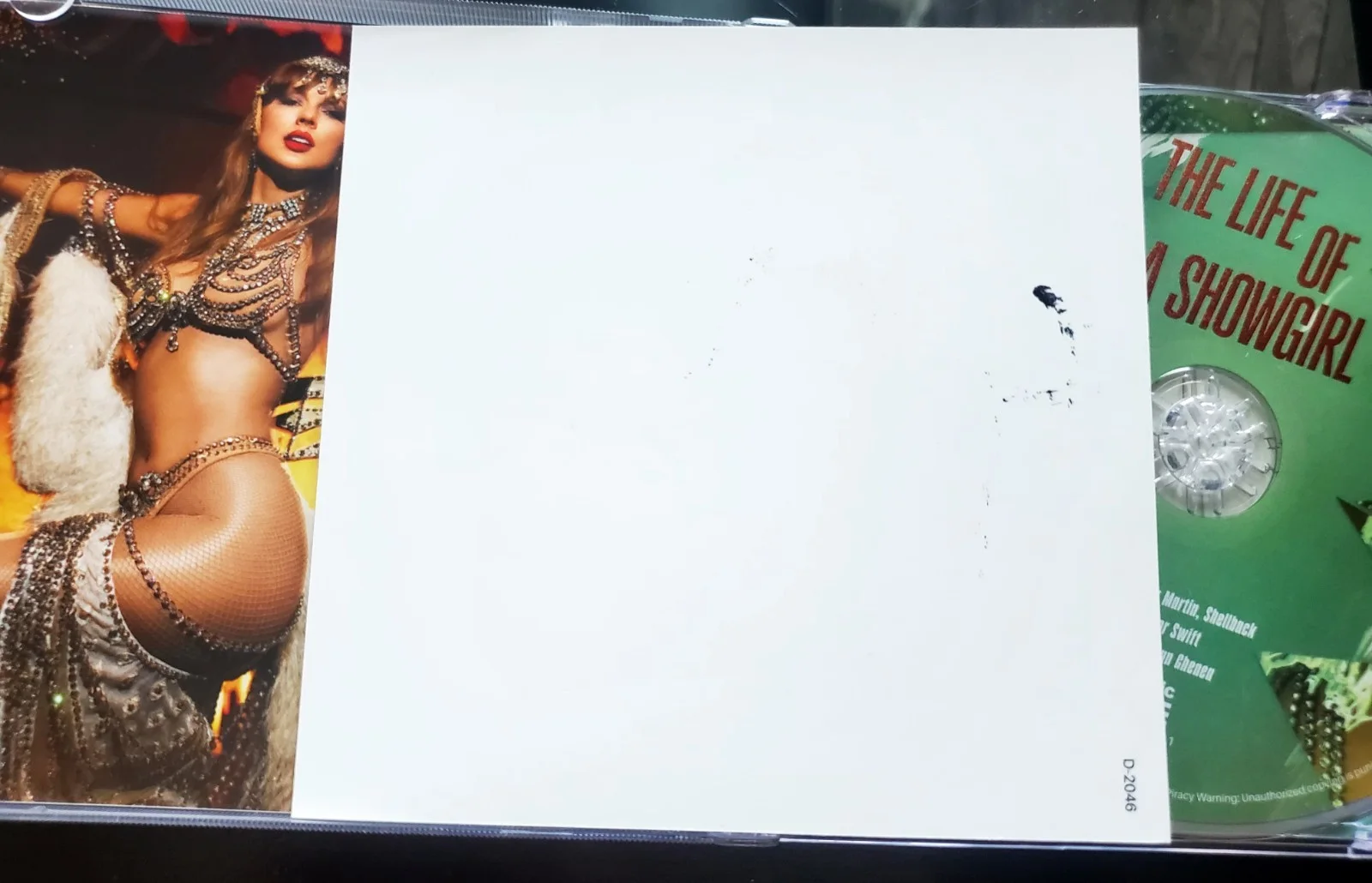 Rare Double Heart Signature Taylor Swift The Life Of A Showgirl Signed Cd 4, изображение 2