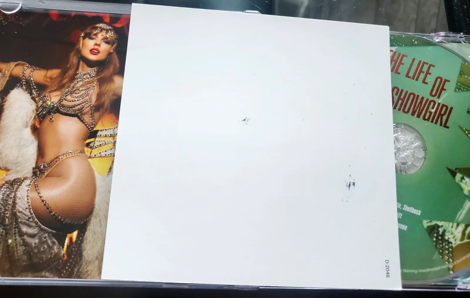 Rare Double Heart Signature Taylor Swift The Life Of A Showgirl Signed Cd 4, изображение 2