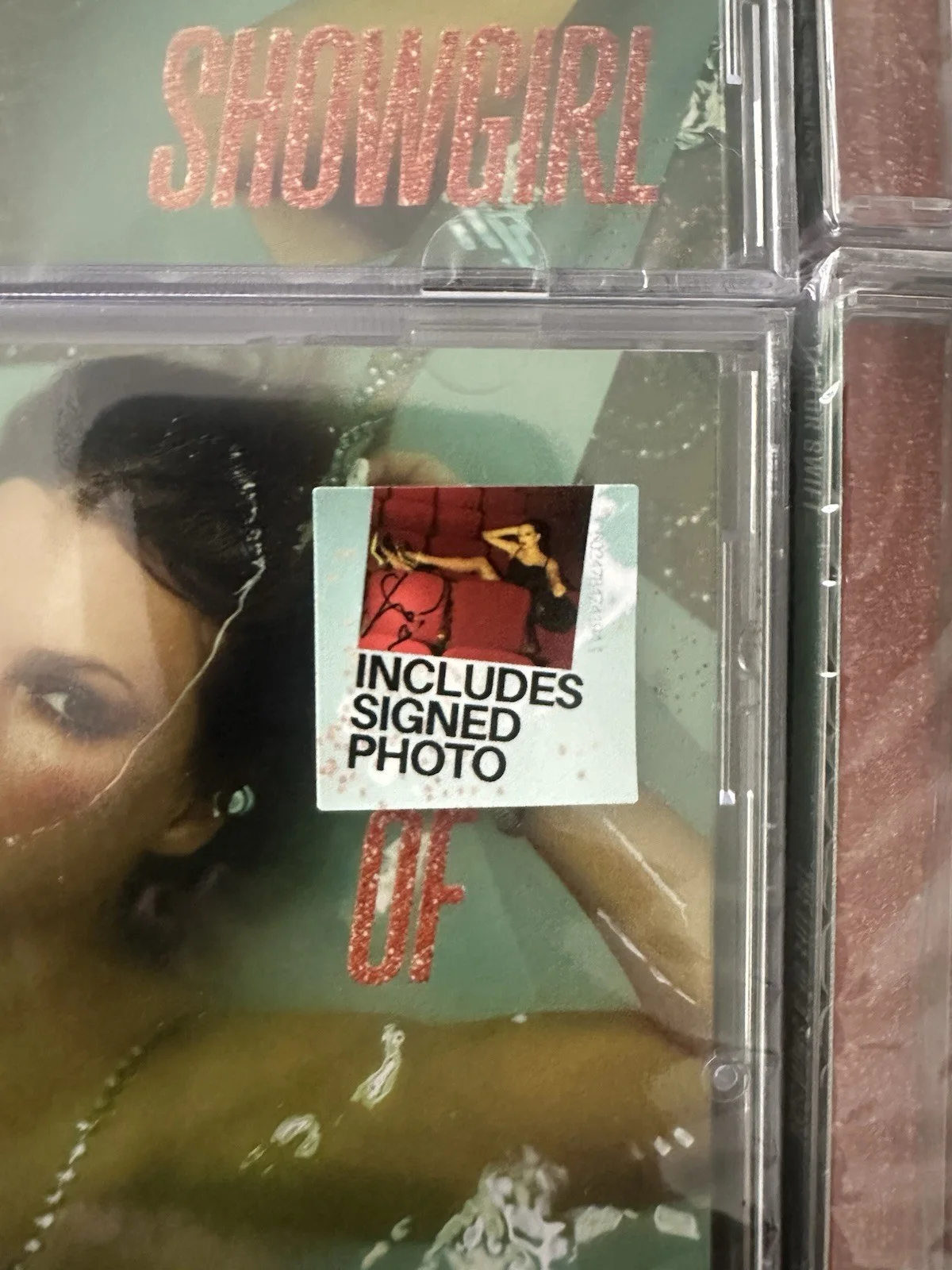 Taylor Swift The Life of a Showgirl CD Signed Insert Photos 1-4 Bundle Set of 4, изображение 2