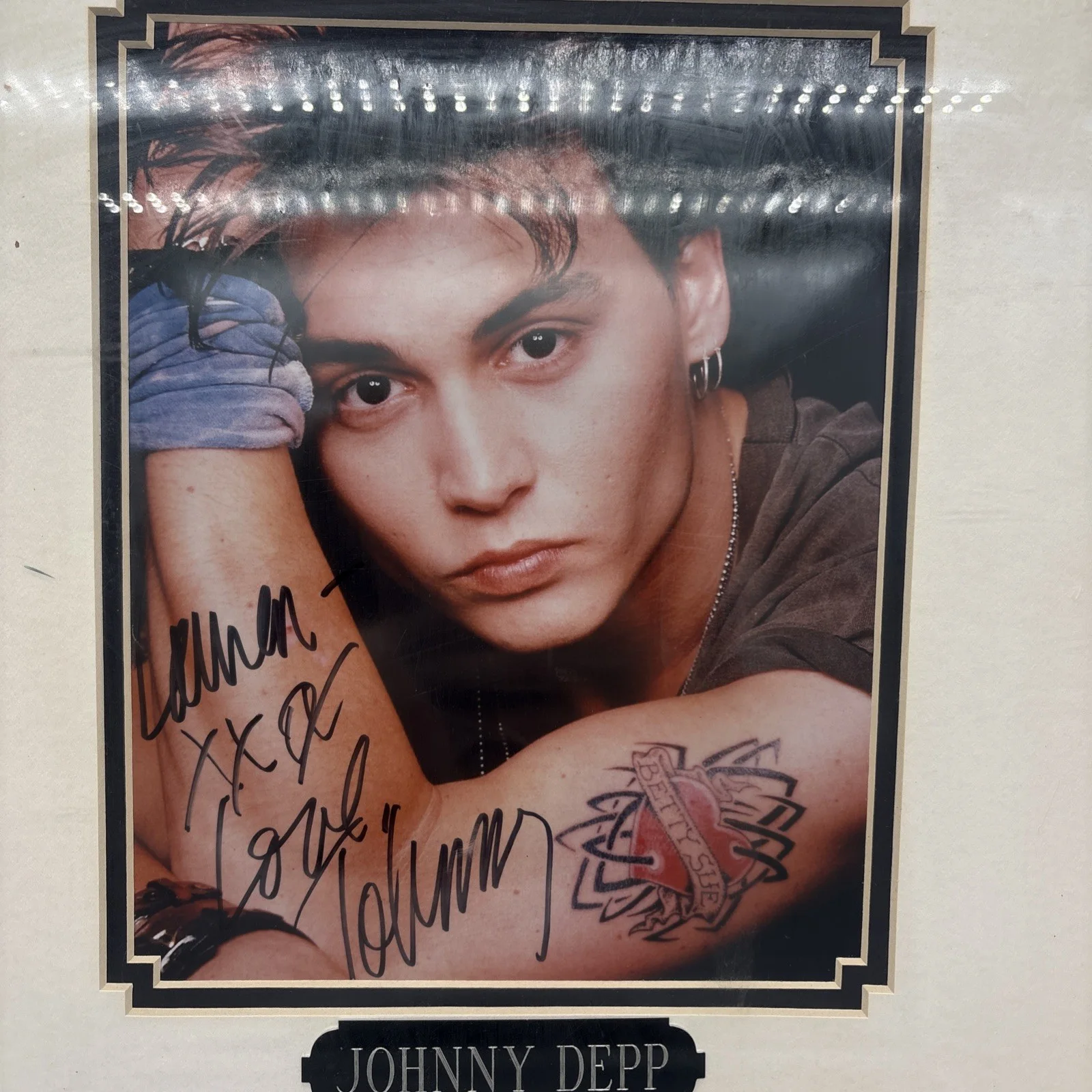 Johnny Depp — JOHNNY DEPP SIGNED AUTOGRAPHED 8X10 PHOTO VINTAGE FULL AUTOGRAPH RARE COA, image 2