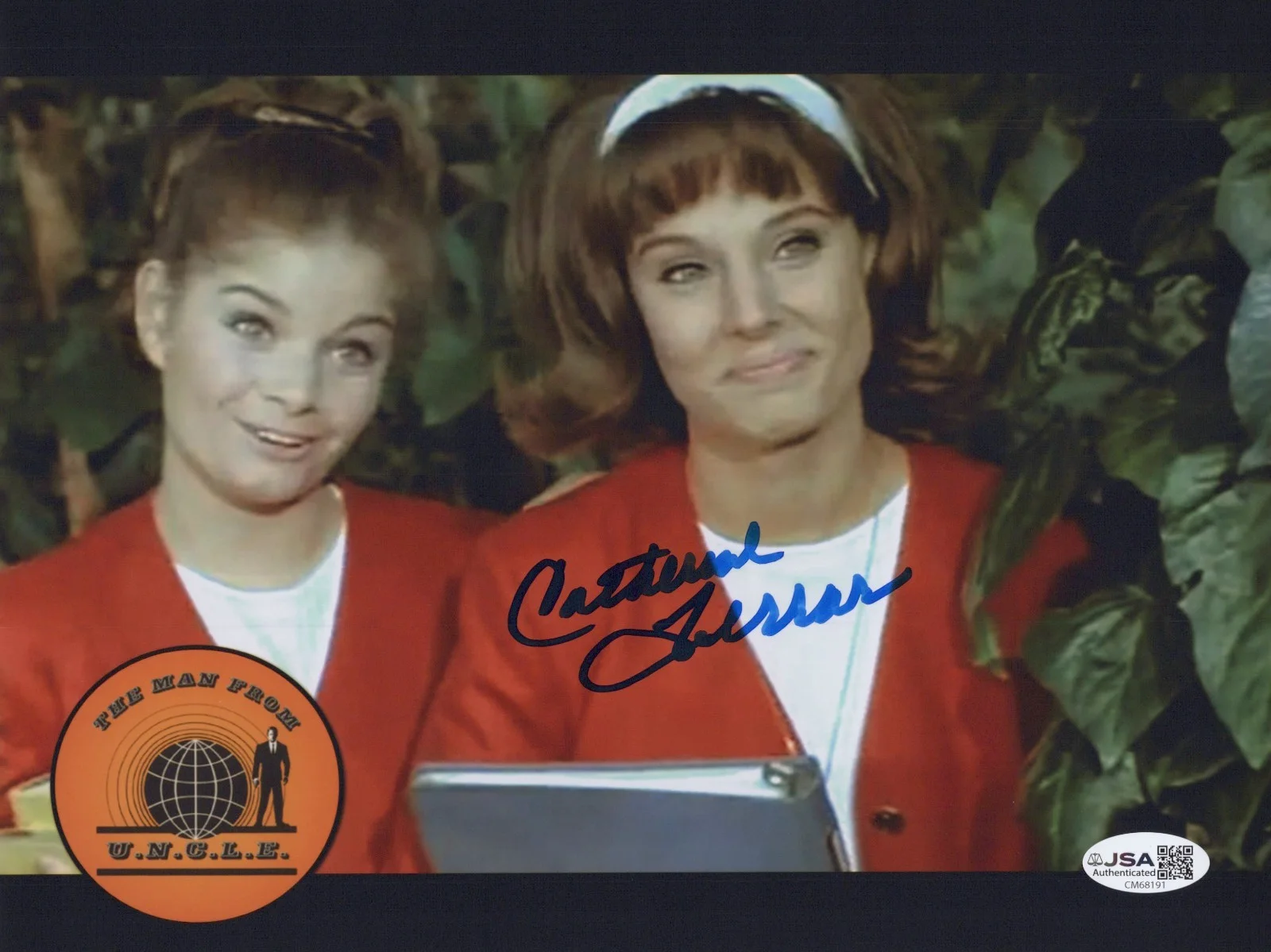 CATHERINE FERRAR — CATHERINE FERRAR Signed THE MAN FROM U.N.C.L.E. 8x10 Photo SUZY Autograph JSA