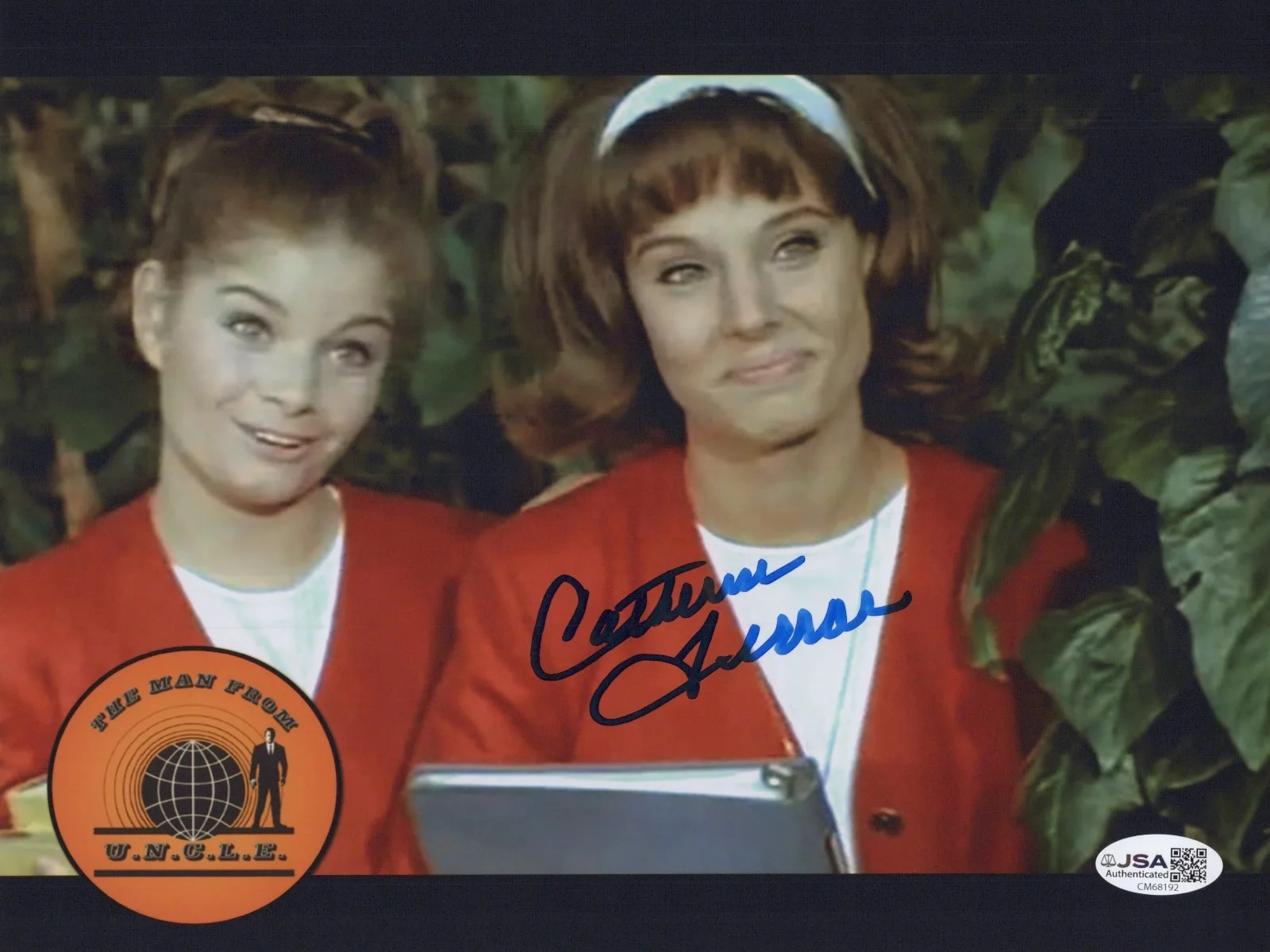 CATHERINE FERRAR — CATHERINE FERRAR Signed THE MAN FROM U.N.C.L.E. 8x10 Photo SUZY Autograph JSA