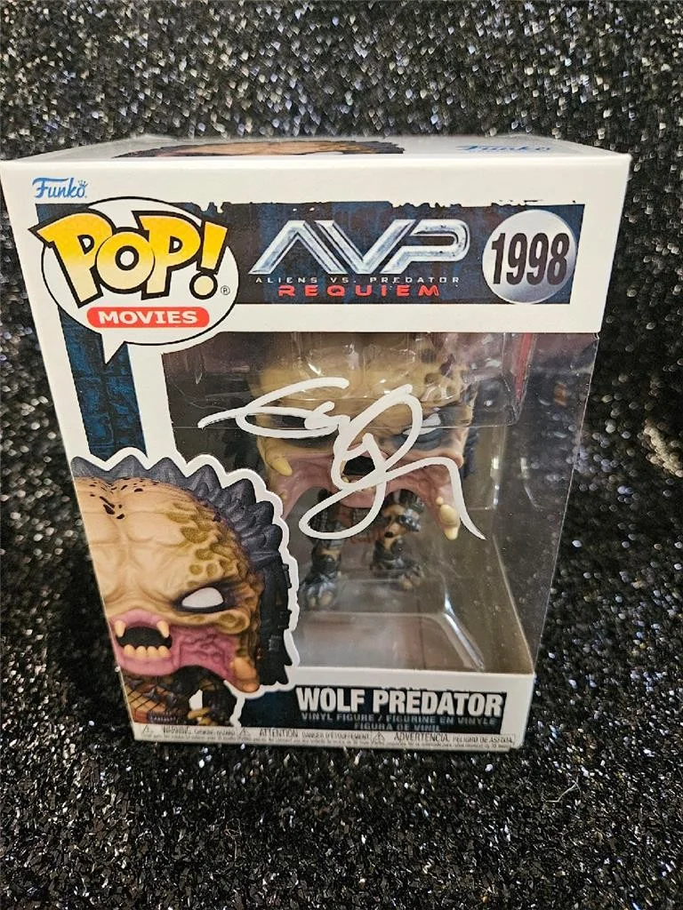 IAN WHYTE — IAN WHYTE HAND SIGNED AUTOGRAPHED FUNKO POP! 1998 AVP WOLF PREDATOR FIGURE COA