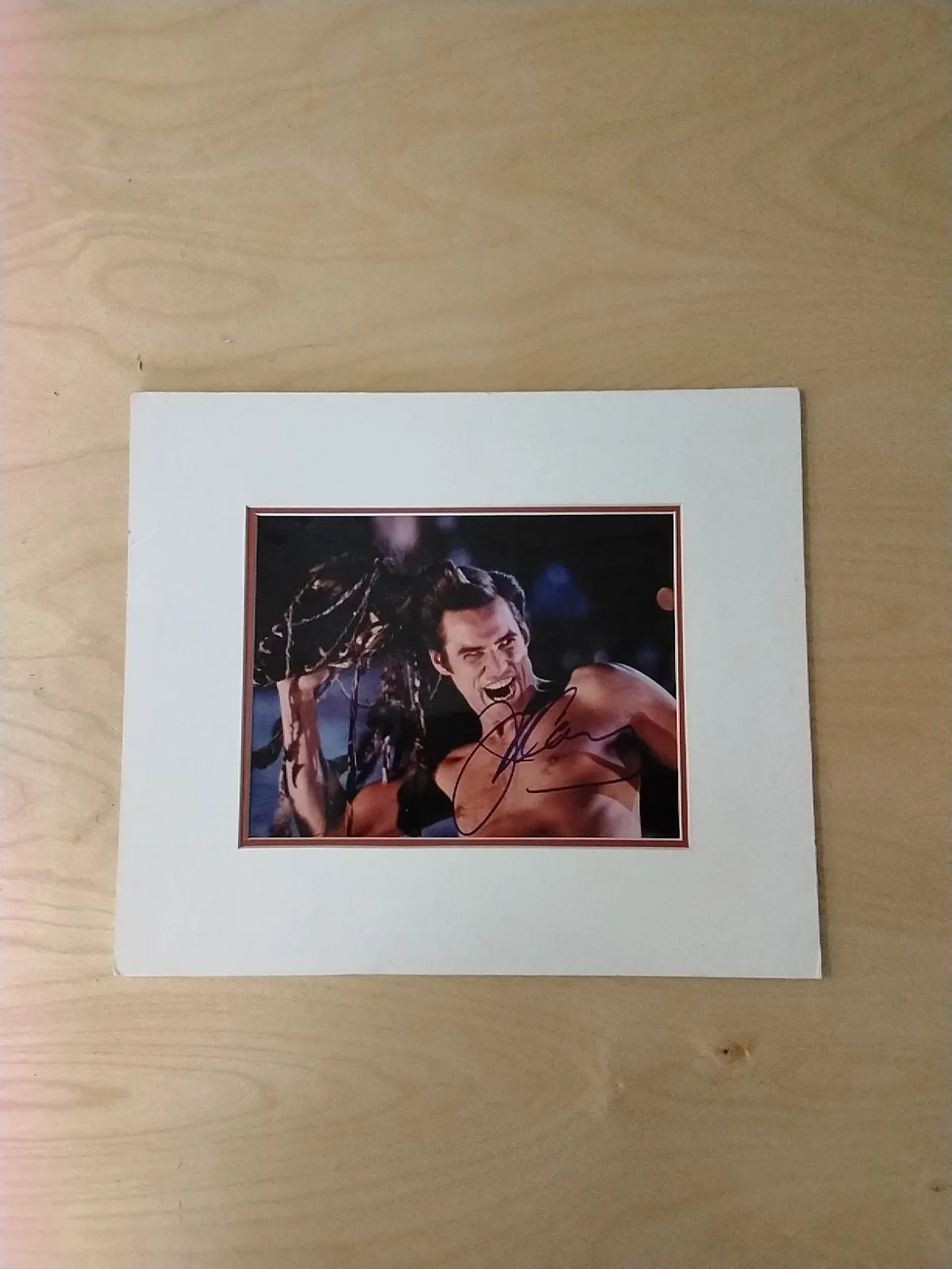Jim Carrey — JIM CARREY Signed Autographed 8x10 ACE VENTURA Photo