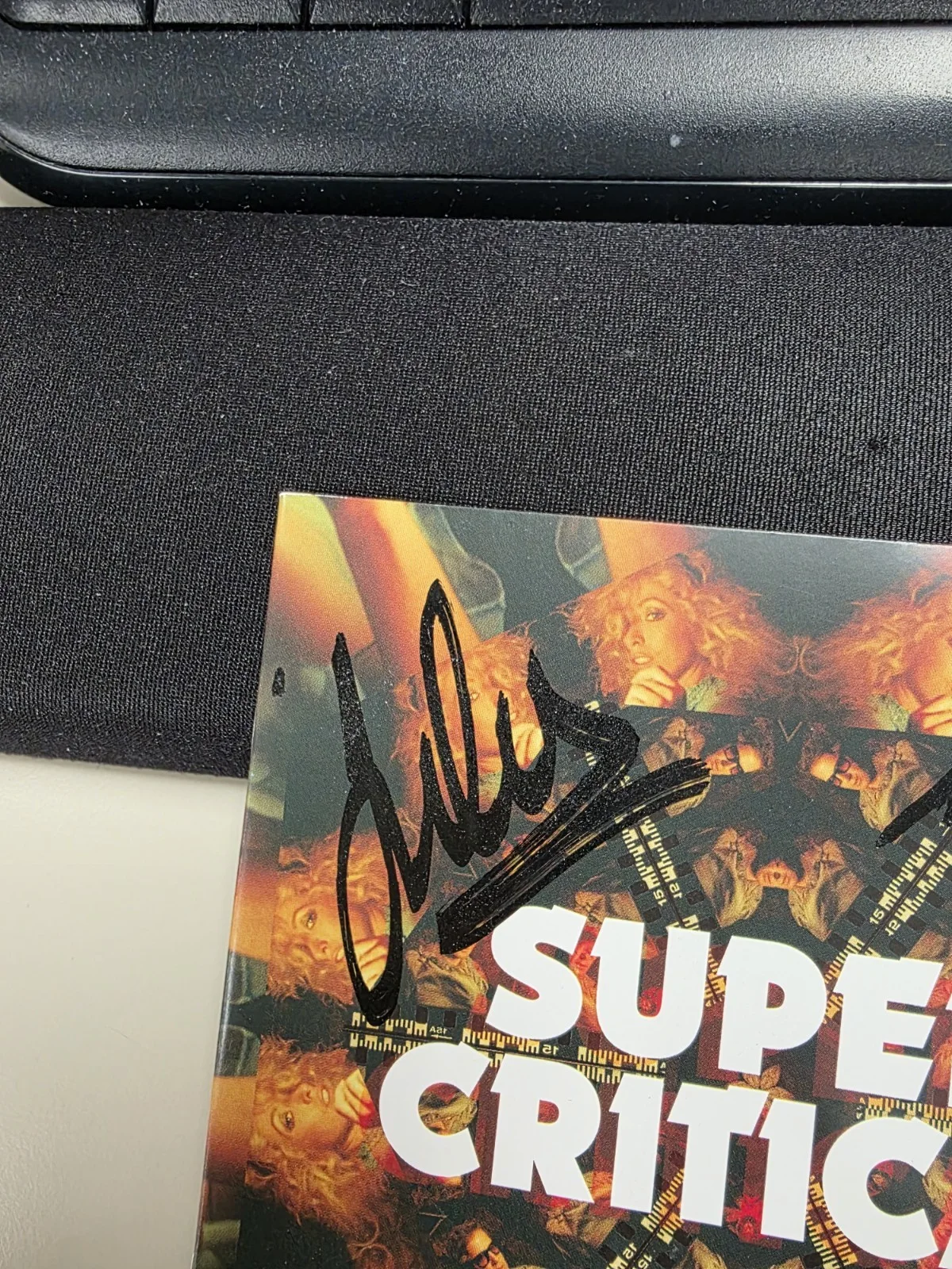 The Ting Tings - Super Critical - Signed/Autographed CD Booklet - No Music !, изображение 2