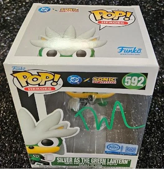 RYAN REYNOLDS — RYAN REYNOLDS SIGNED FUNKO POP 592 SONIC HEDGEHOG SILVER AS GREEN LANTERN W/ COA, изображение 2