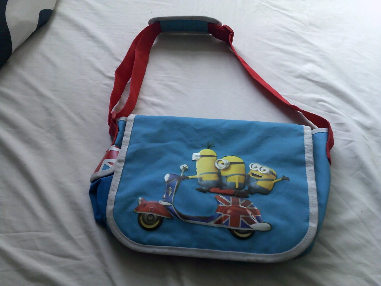 Minions Movie Moped Messenger Bag by Posh Paws, Movie Exclusive with UK flags !, изображение 2