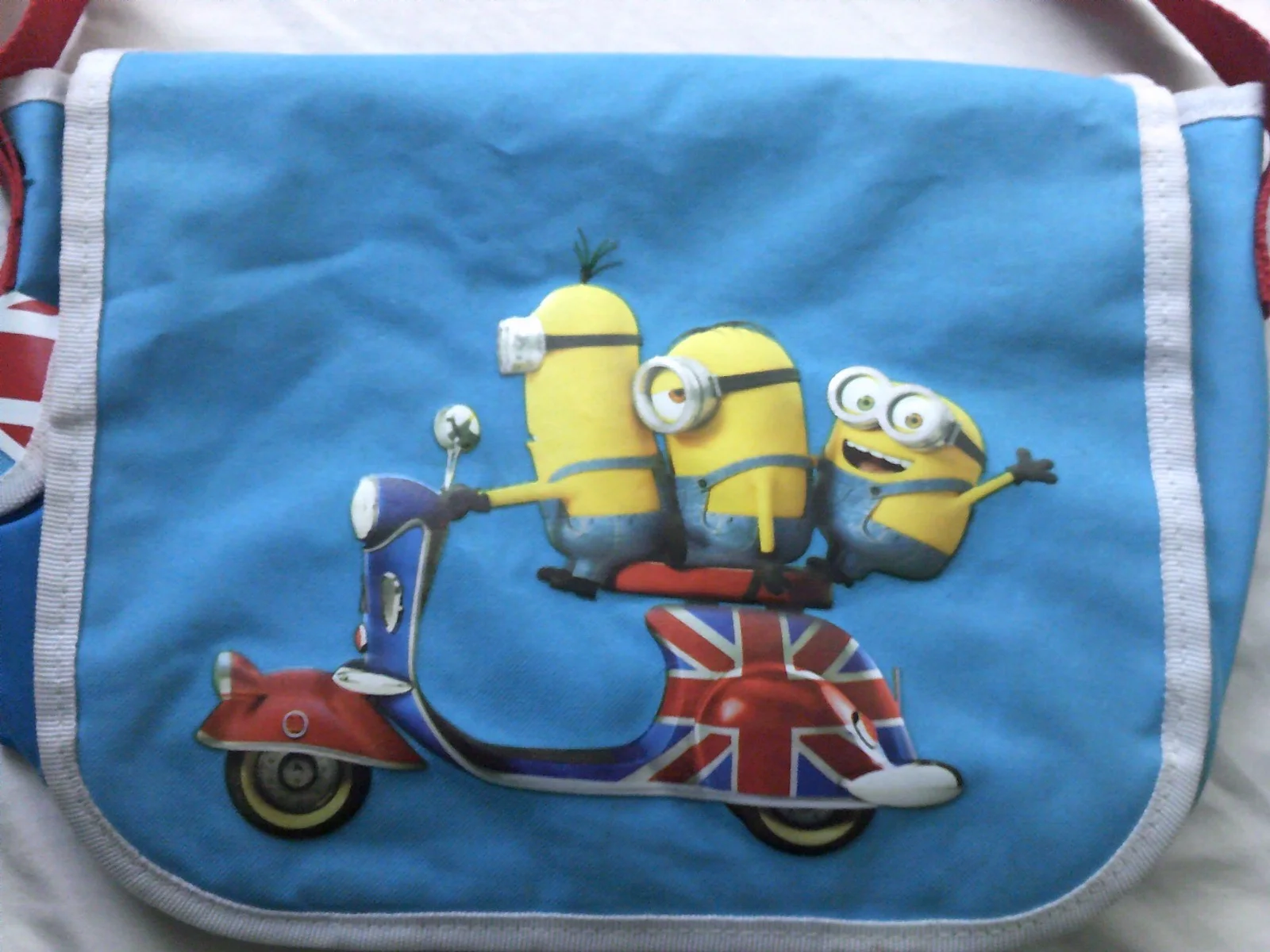 Minions Movie Moped Messenger Bag by Posh Paws, Movie Exclusive with UK flags !, изображение 3