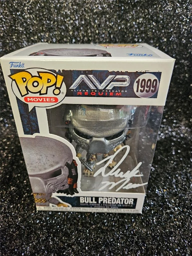 DEREK MEARS — Derek Mears SIGNED AUTOGRAPHED FUNKO POP! 1999 AVP BULL PREDATOR FIGUREW/ COA