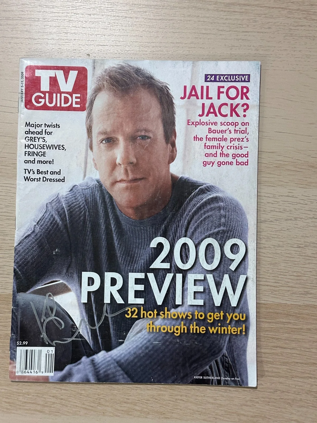 Kiefer Sutherland — Kiefer Sutherland signed TV Guide mag 24 The Lost Boys Young Guns Jack Bauer, изображение 5