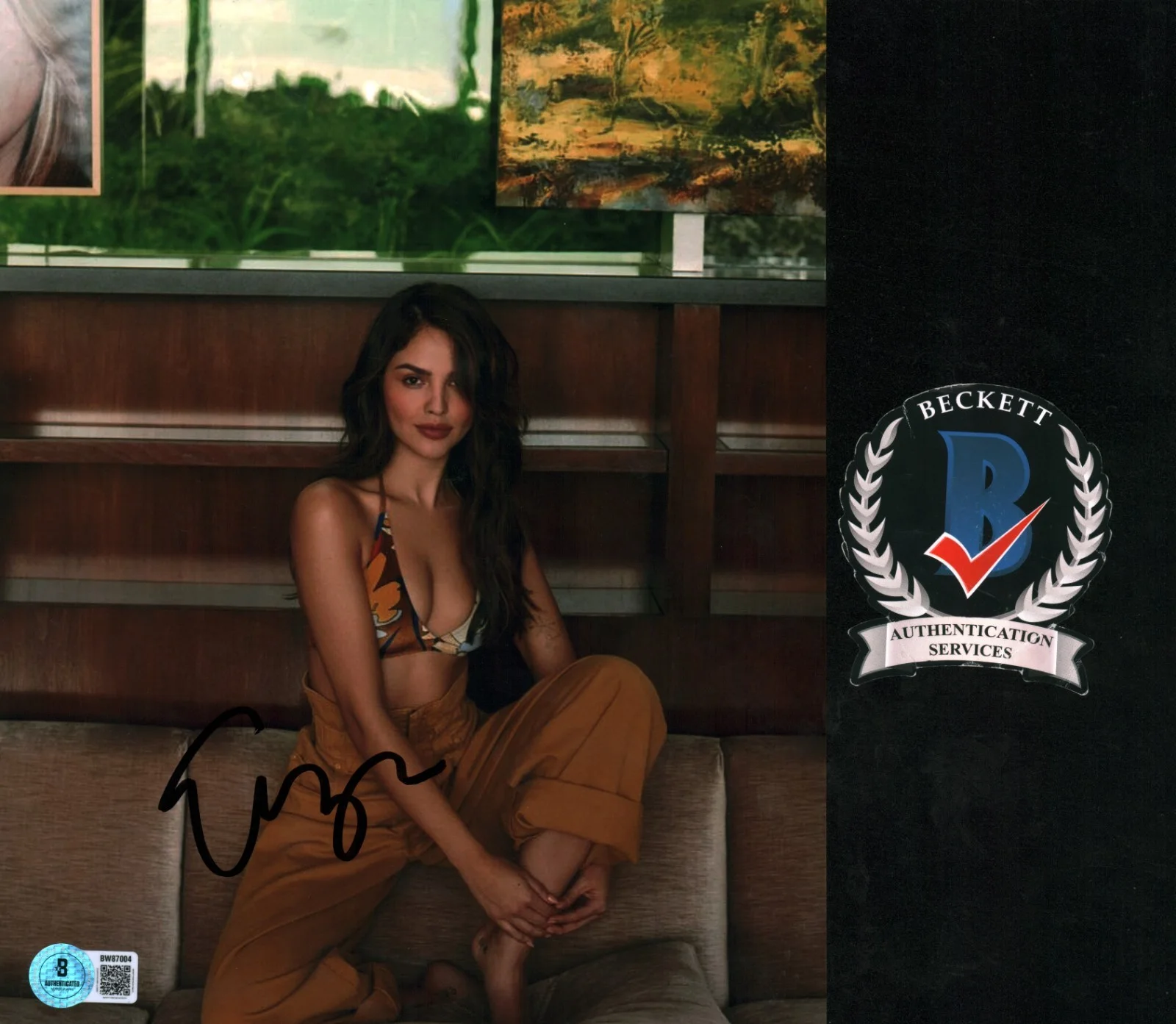 eiza gonzalez — EIZA GONZALEZ SIGNED BEAUTIFUL LEGGY ACTRESS 8X10 PHOTO BECKETT BAS COA