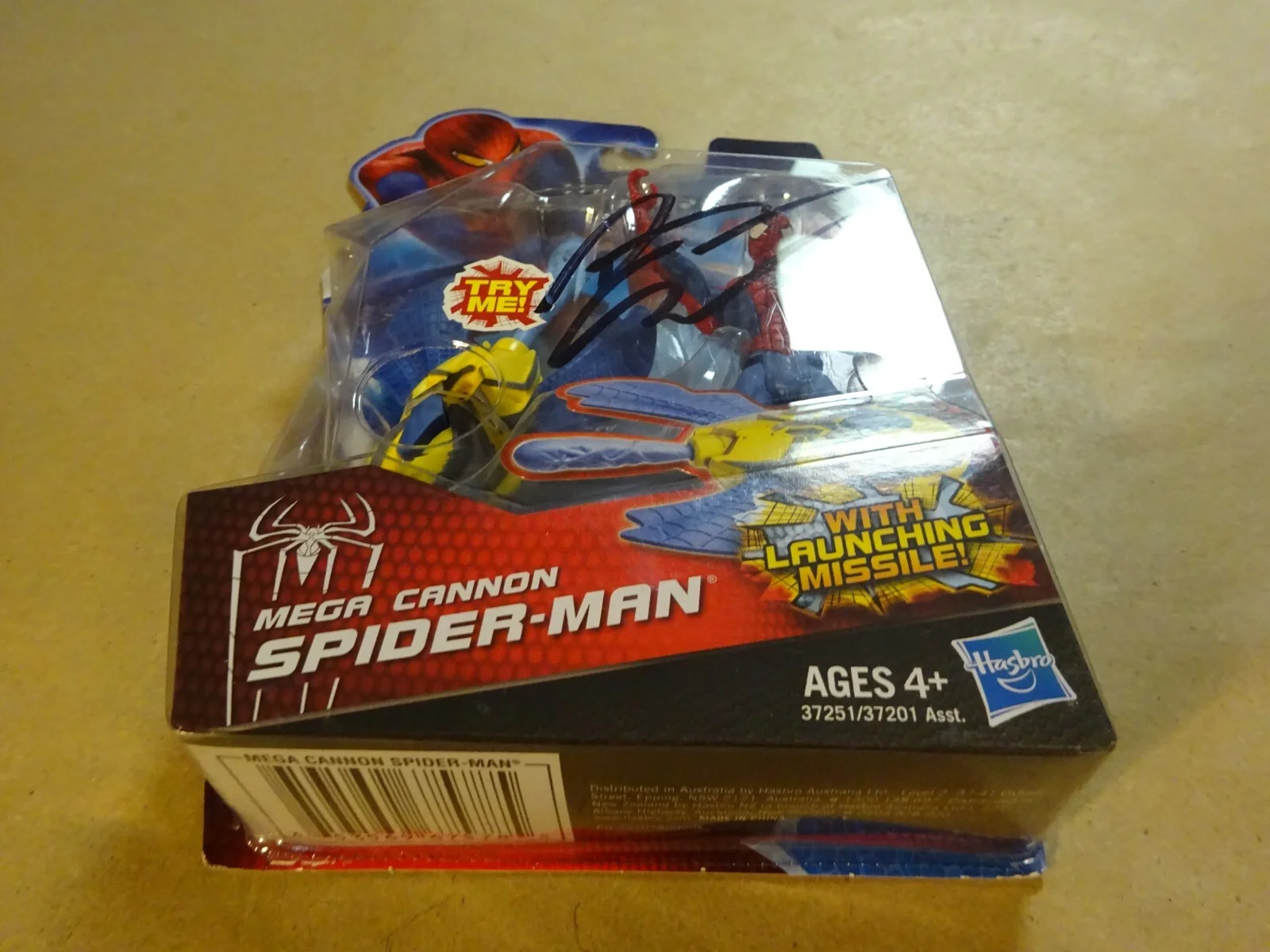 Andrew Garfield — Signed Andrew Garfield Autographed Spider-Man Toy / Figure Beckett COA BAS, image 2