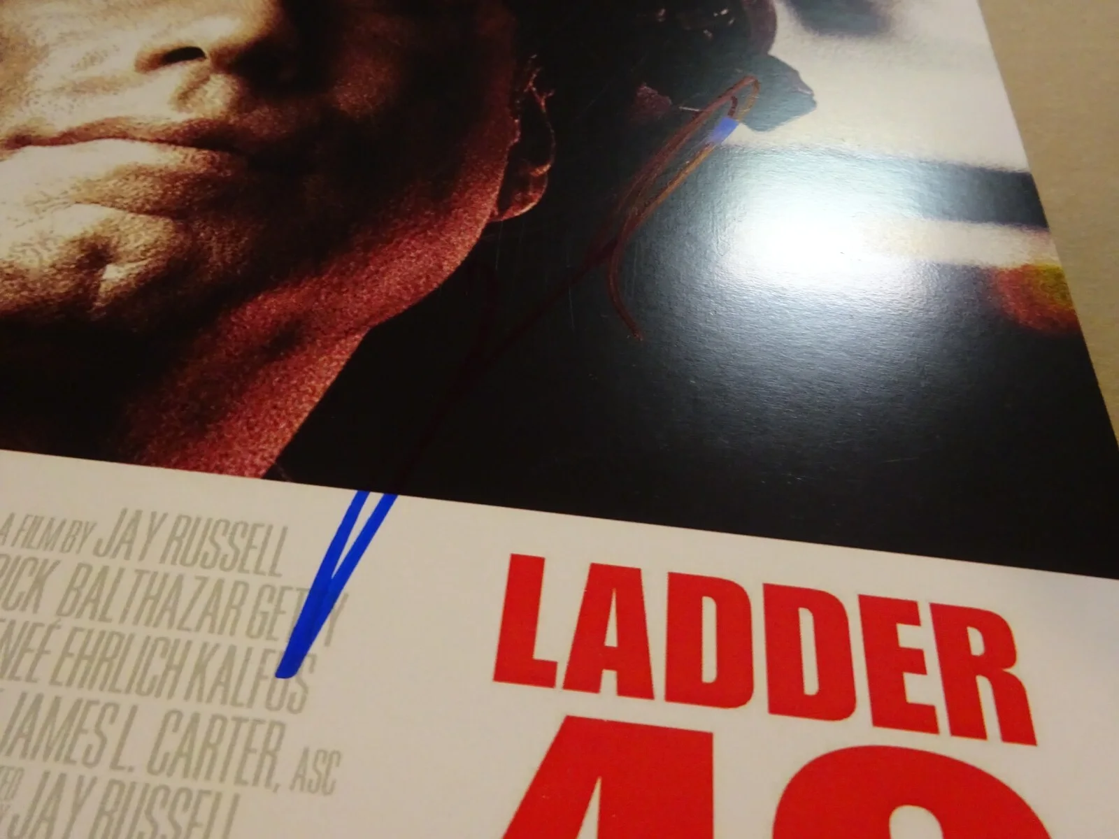 John Travolta — Signed JOHN TRAVOLTA Autographed LADDER 49 11"x17" Photo Beckett BAS COA, изображение 4