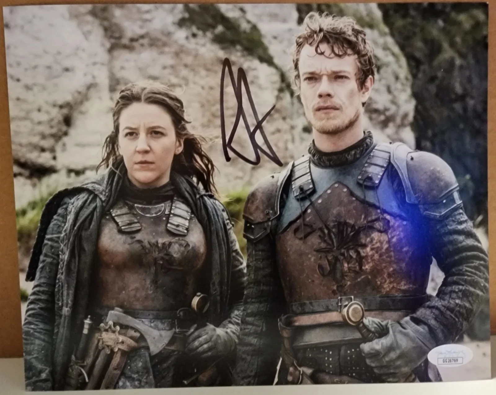 Alfie Allen — Alfie Allen Signed Autographed 8x10 Photo Theon Greyjoy Game of Thrones JSA COA