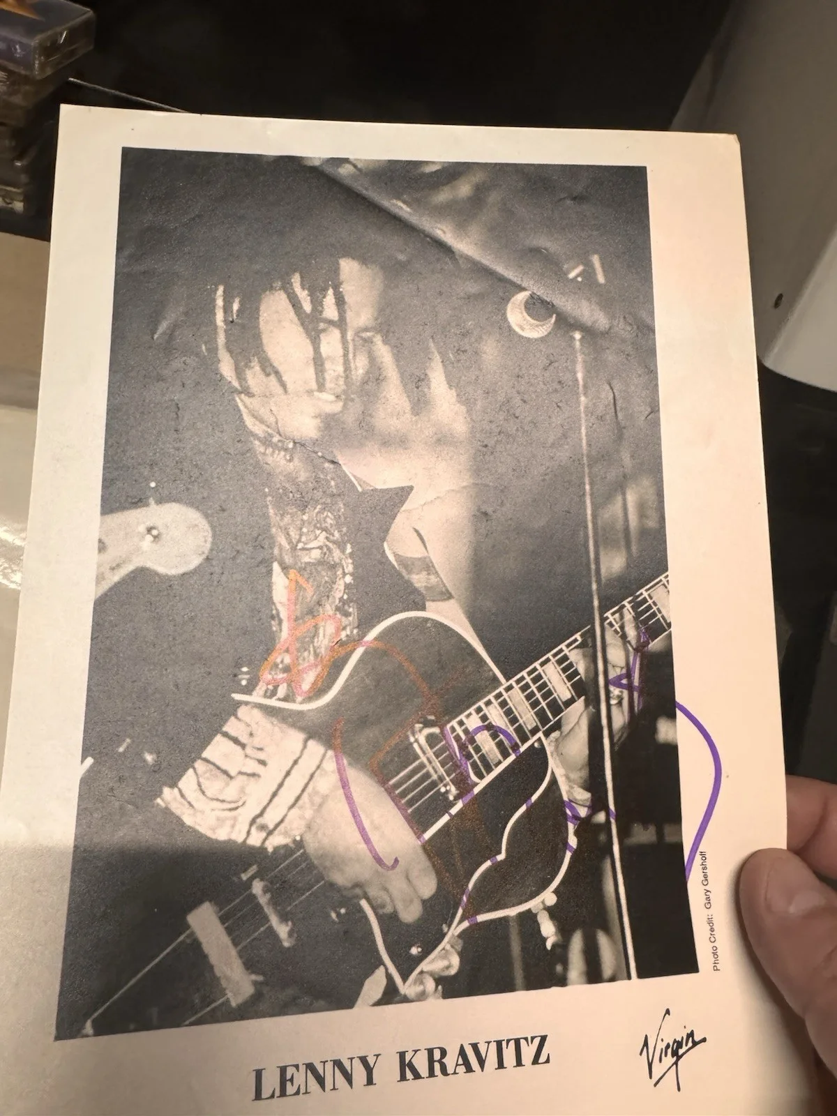 Lenny Kravitz Signed 7x10. B&W Photo. Damaged, image 2