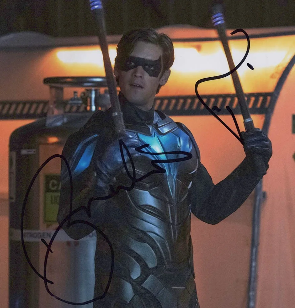 BRENTON THWAITES — Brenton Thwaites signed "TITANS" 8x10 Photo a EXACT PROOF Nightwing COA Rare, image 4