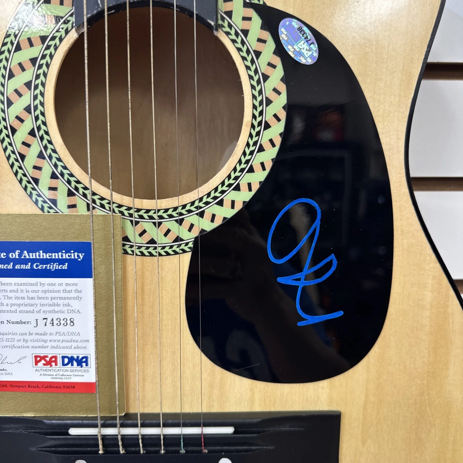 Miley Cyrus Autographed Guitar. PSA/DNA Certified., image 3