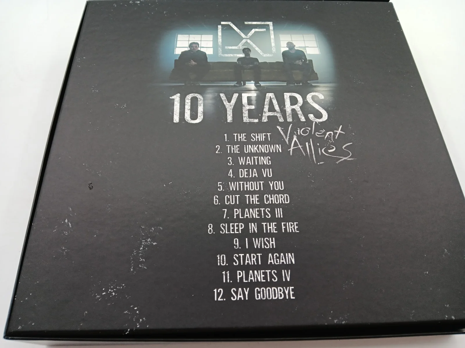 A TO Z MEDIA | VIOLENT ALLIES BOX | 10 YEARS | DRUM HEAD | SIGNED, изображение 3