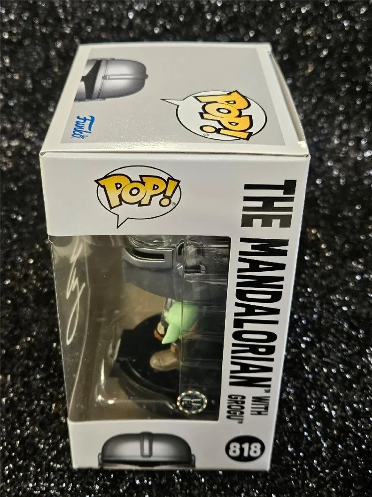 PEDRO PASCAL — PEDRO PASCAL HAND SIGNED AUTOGRAPHED FUNKO POP! 818 MANDALORIAN GROGU FIGURE COA, image 3
