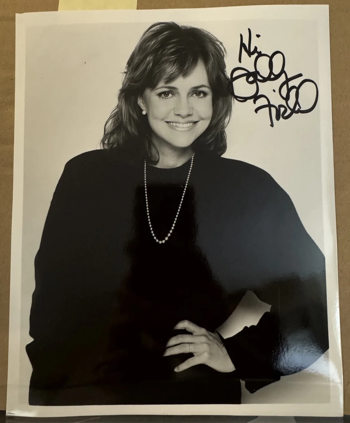 Sally Field — Sally Field Signed 8x10 Black & White Photo Vintage Autograph