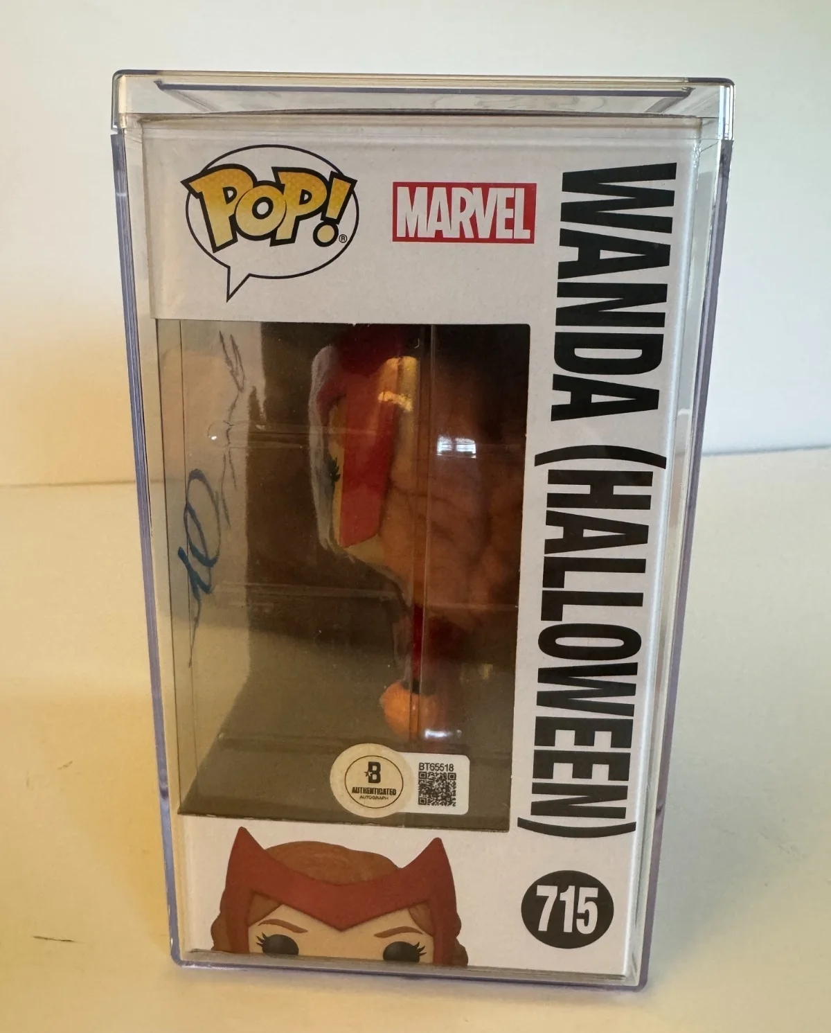 Elizabeth Olsen — Elizabeth Olsen Signed Wandavision Funko #715 Wanda Halloween Beckett COA, изображение 2