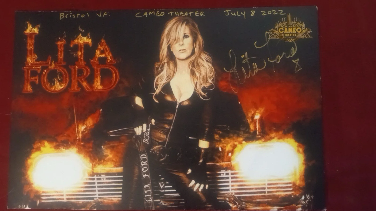 Lita Ford Signed Original 8x10 Photo Cameo Theater Bristol VA July 8 2022, изображение 2