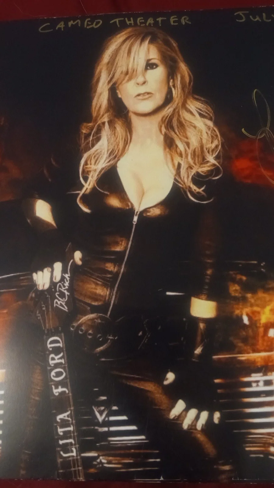 Lita Ford Signed Original 8x10 Photo Cameo Theater Bristol VA July 8 2022, изображение 4