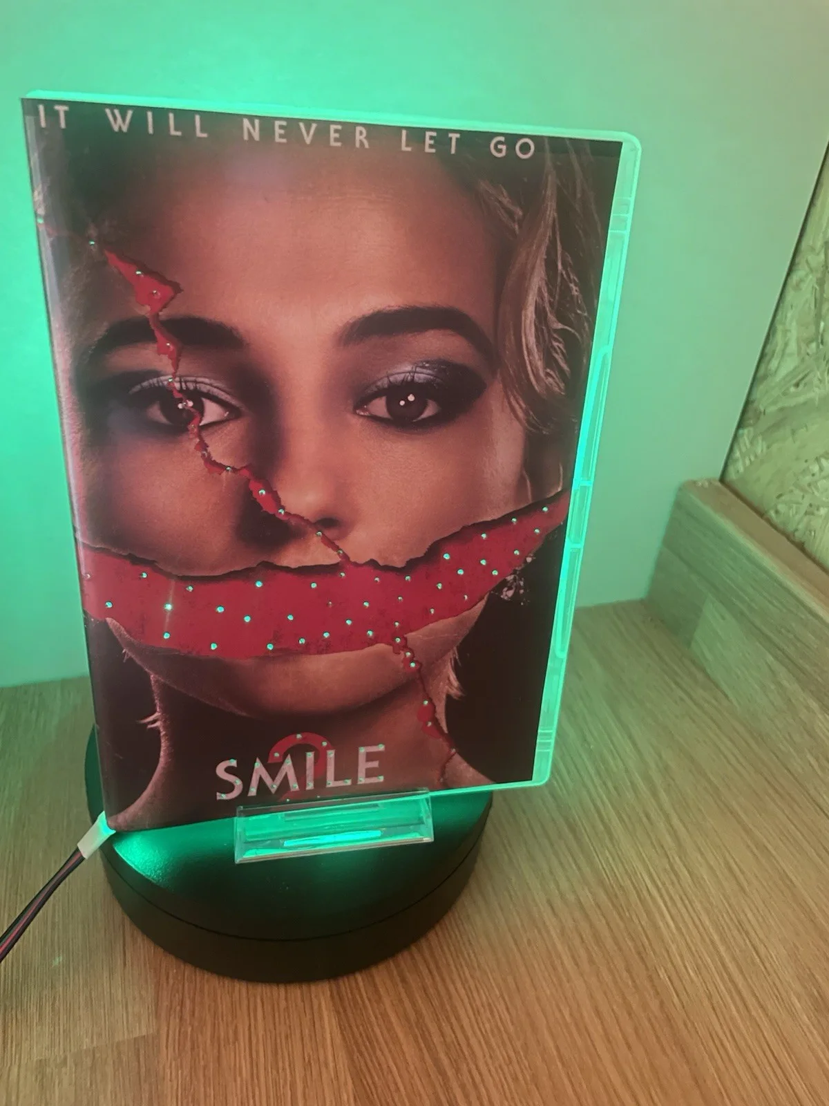 Smile Movie Horror Light, image 4