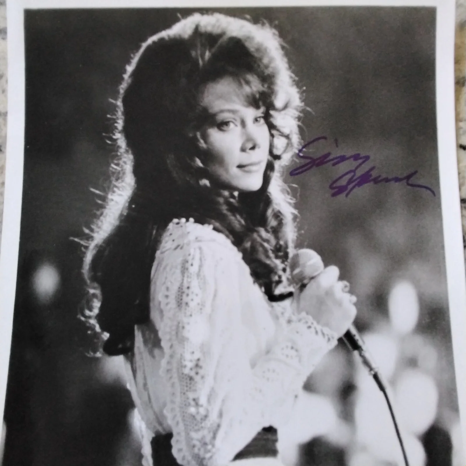 Sissy Spacek SIGNED 1980 Photo Coal Miner's Daughter Loretta Lynn Oscar Win, image 2