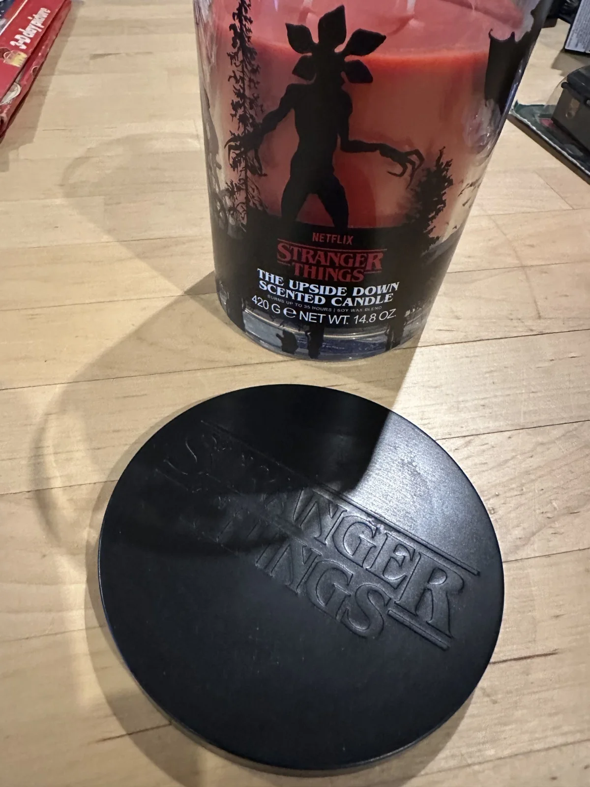 STRANGER THINGS THE UPSIDE DOWN SCENTED CANDLE RARE UK PRIMARK NEW JAR DECORATED, изображение 3