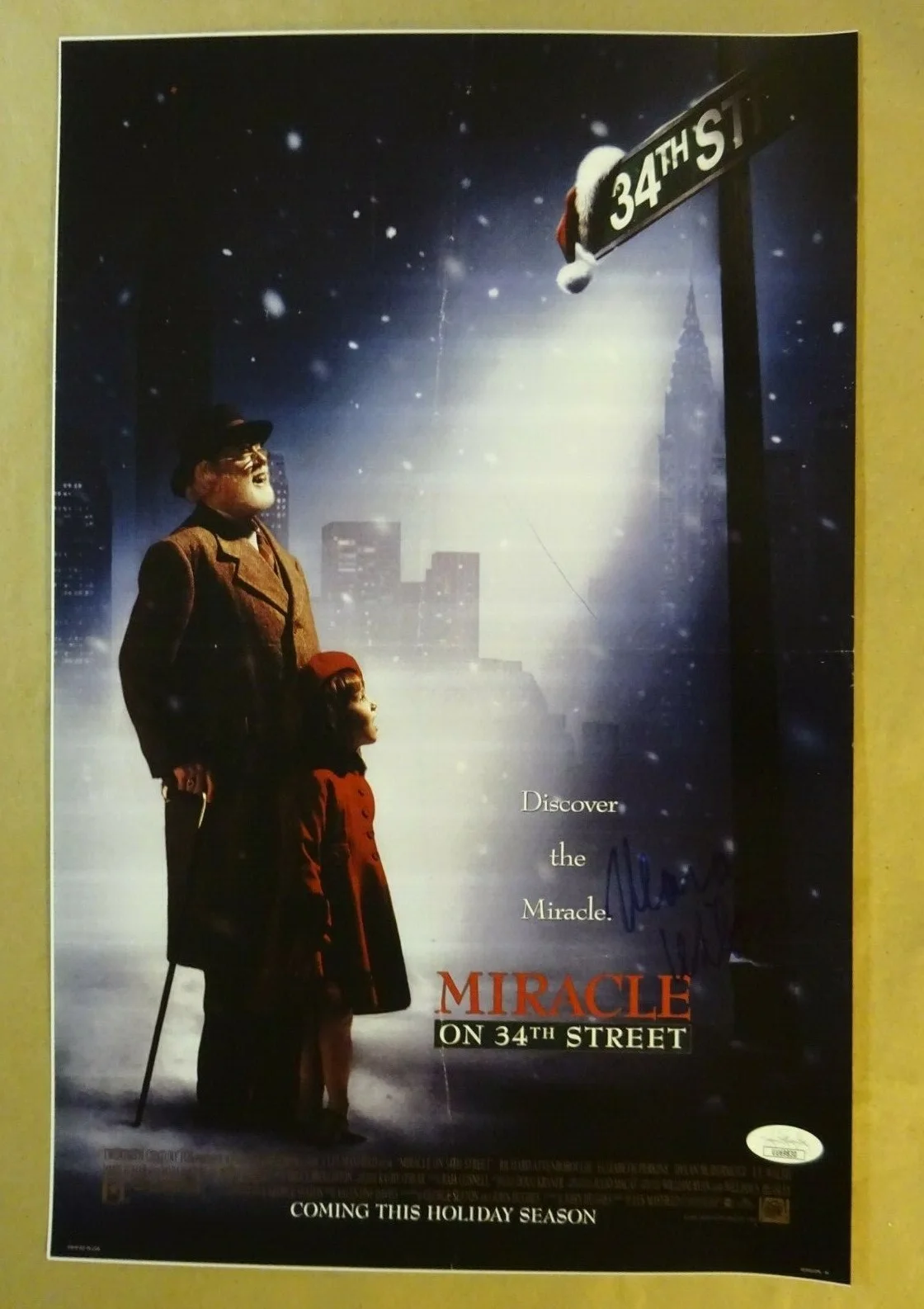 Mara Wilson — Signed MARA WILSON Autographed MIRACLE ON 34TH STREET 11"x17" Photo JSA COA, изображение 2