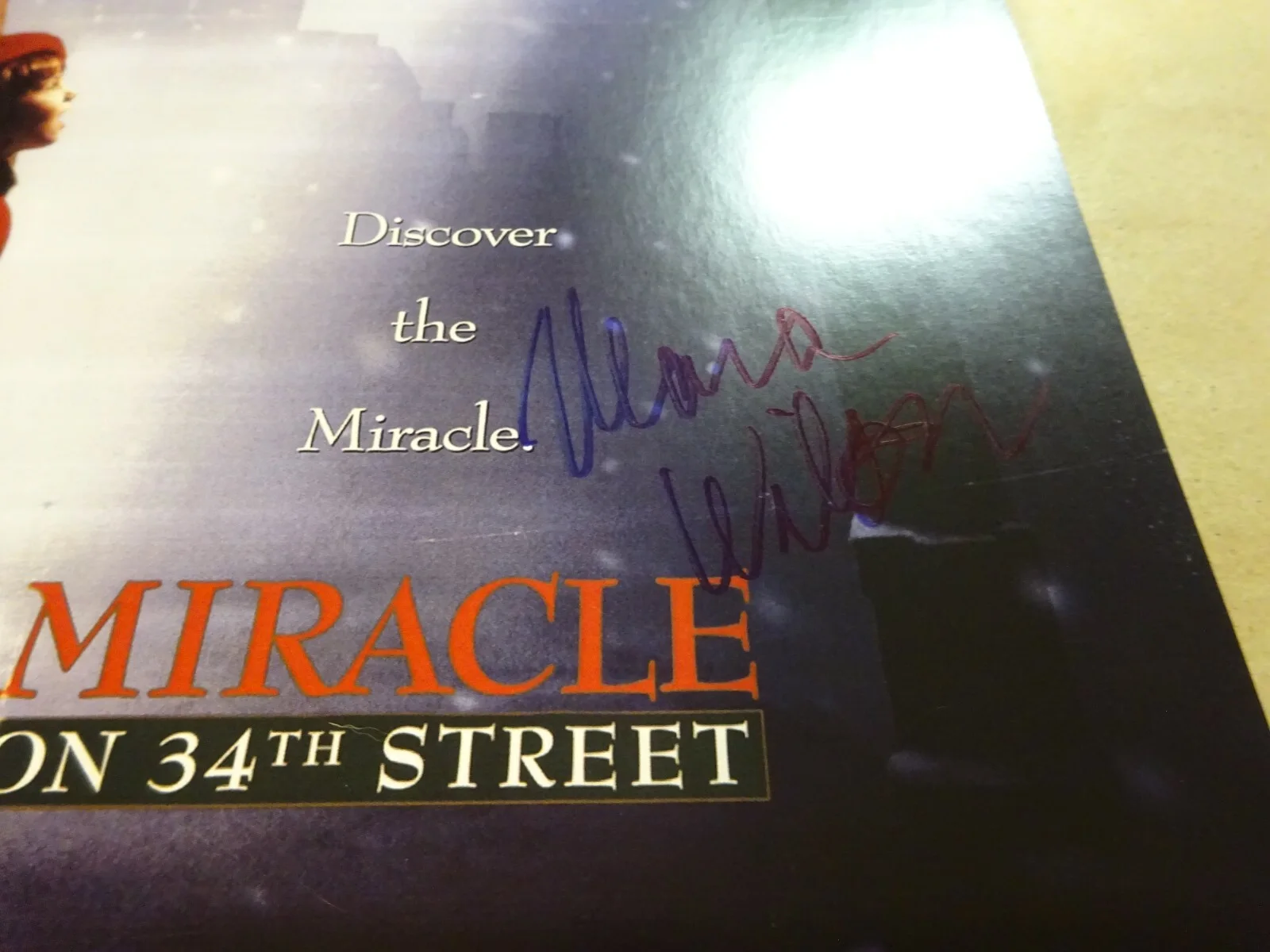 Mara Wilson — Signed MARA WILSON Autographed MIRACLE ON 34TH STREET 11"x17" Photo JSA COA, изображение 4