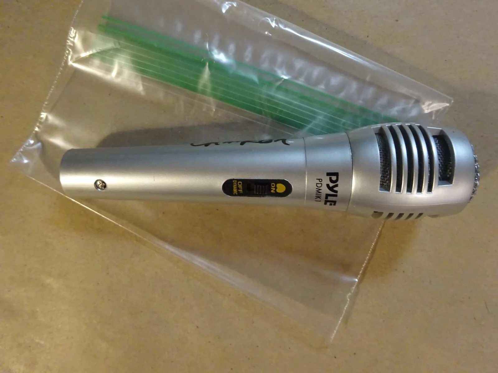 Signed MAGGIE ROSE Autographed Microphone Country Music Singer, image 5