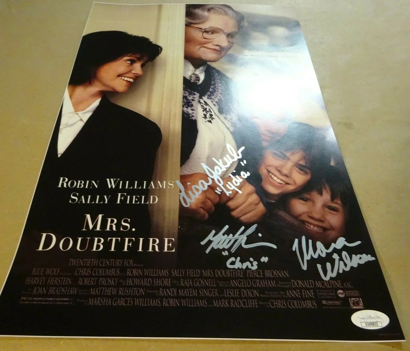 Mara Wilson, Matthew Lawrence, Lisa Jakub — Autographed MRS. DOUBTFIRE 11x17 Photo Signed By 3 JSA COA Wilson Jakub Lawrence, изображение 3