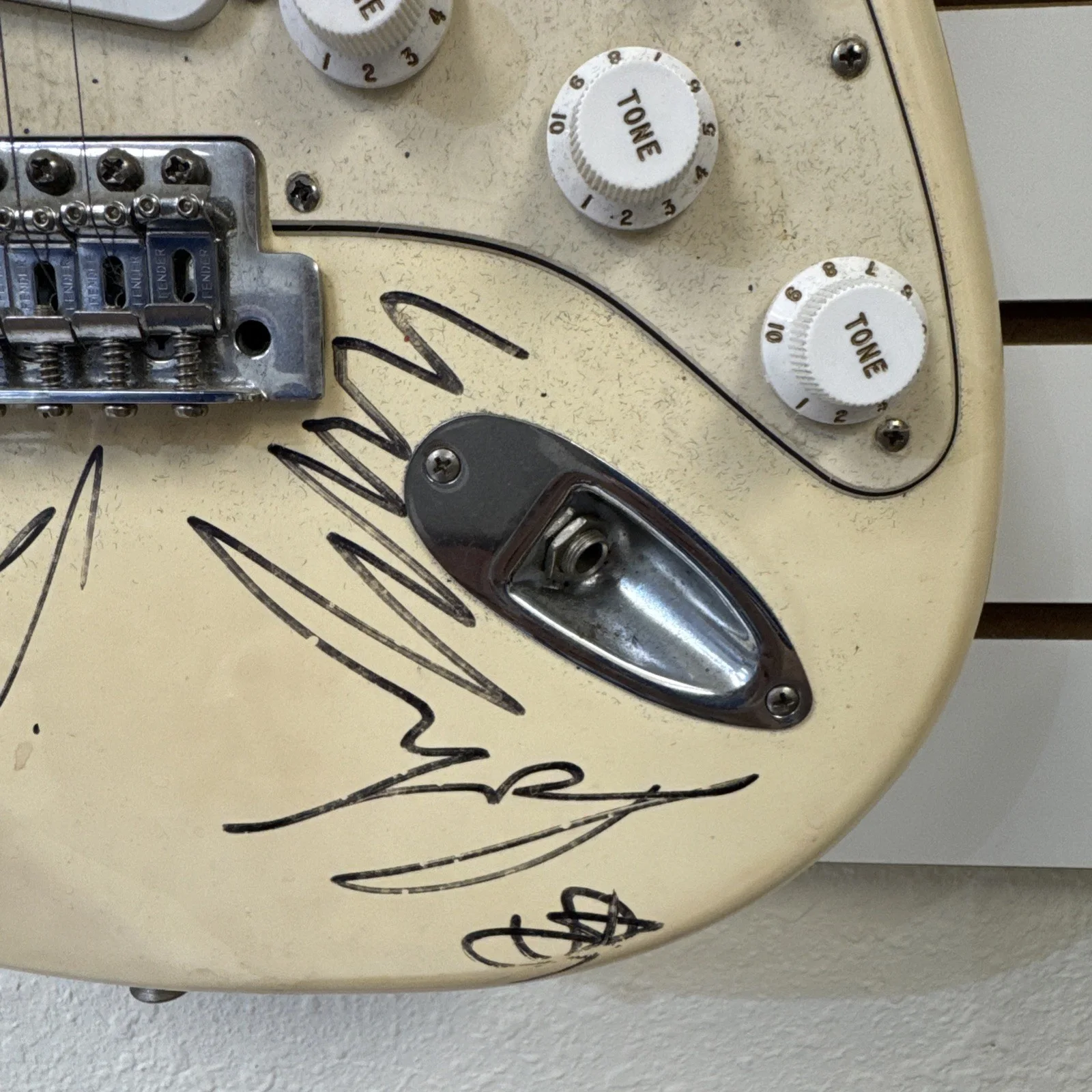 Goo Goo Dolls Fender Stratocaster Signed Guitar JSA Sticker Read Description, изображение 3
