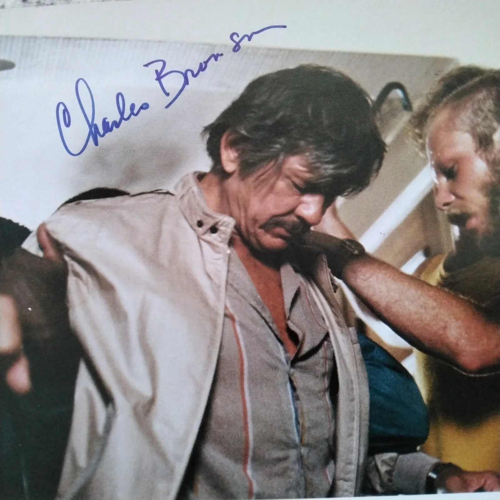 Charles Bronson SIGNED 1982 Photo Movie Actor Death Wish II Great Escape Tough, изображение 2