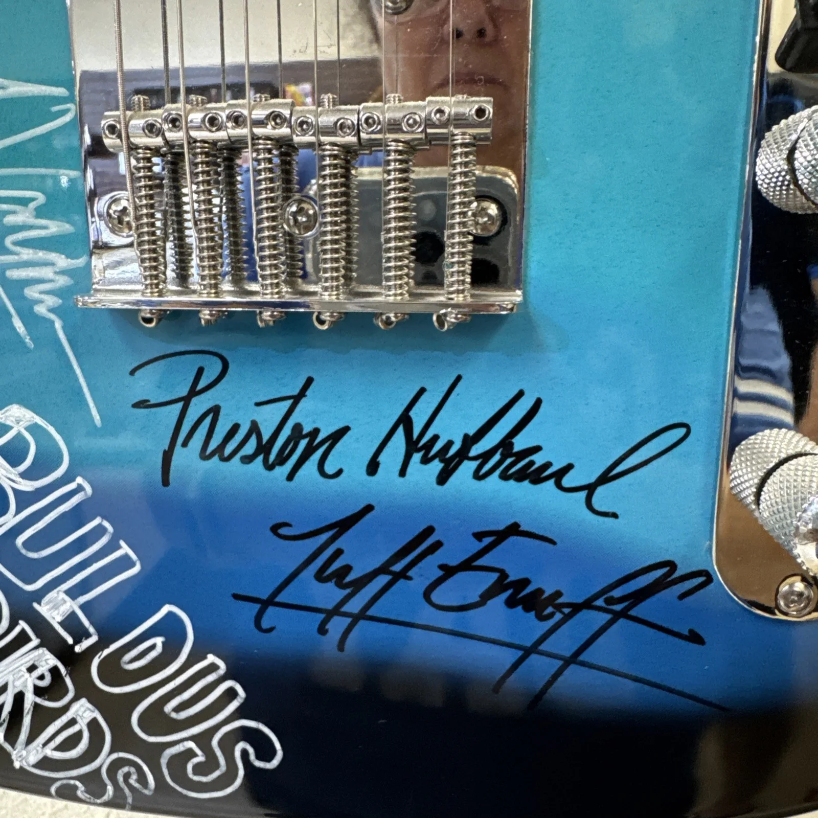 The Fabulous Thunderbirds Autographed Guitar With Art And Inscriptions By Band, изображение 2