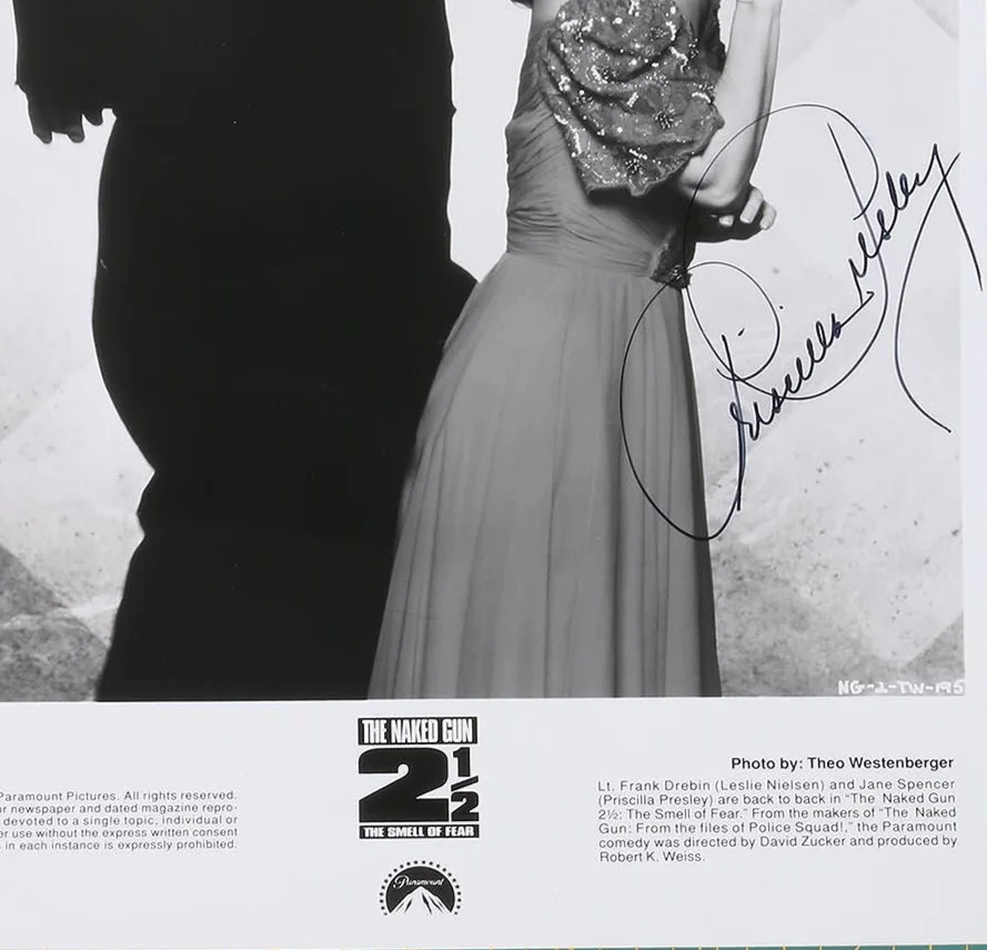 PRISCILLA PRESLEY Signed Naked Gun 2/5 Publicity Photo 100% AUTHENTIC 8X10 *, image 2