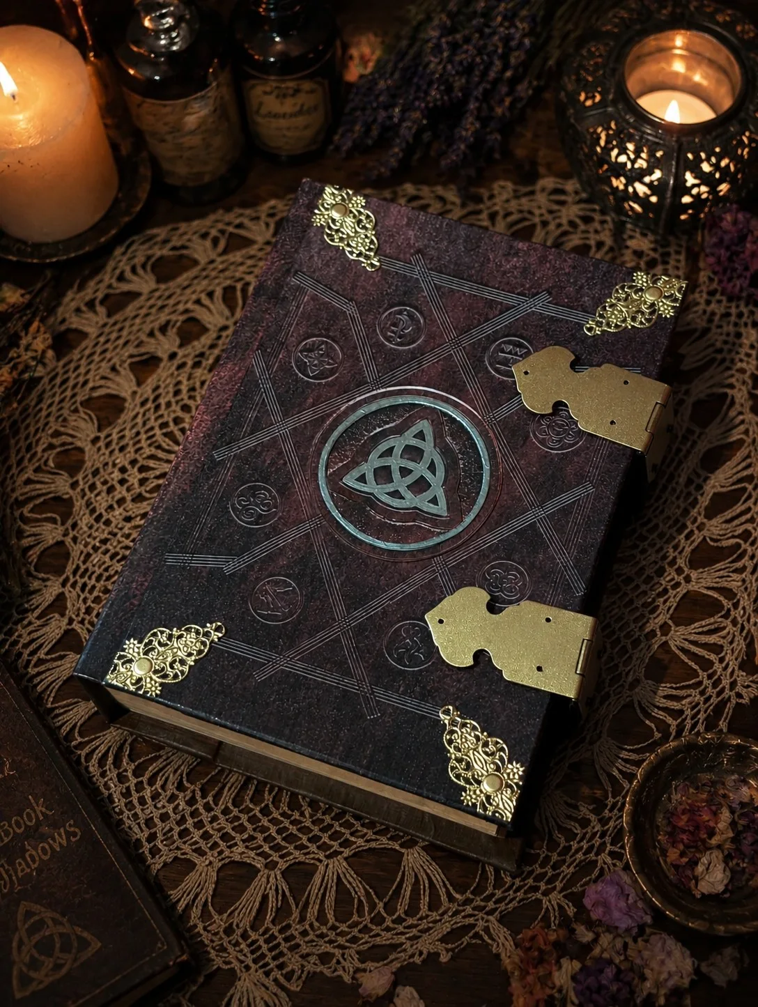 Charmed Reboot Book of Shadows Replica Handmade Grimoire with Original Pages A5, изображение 4