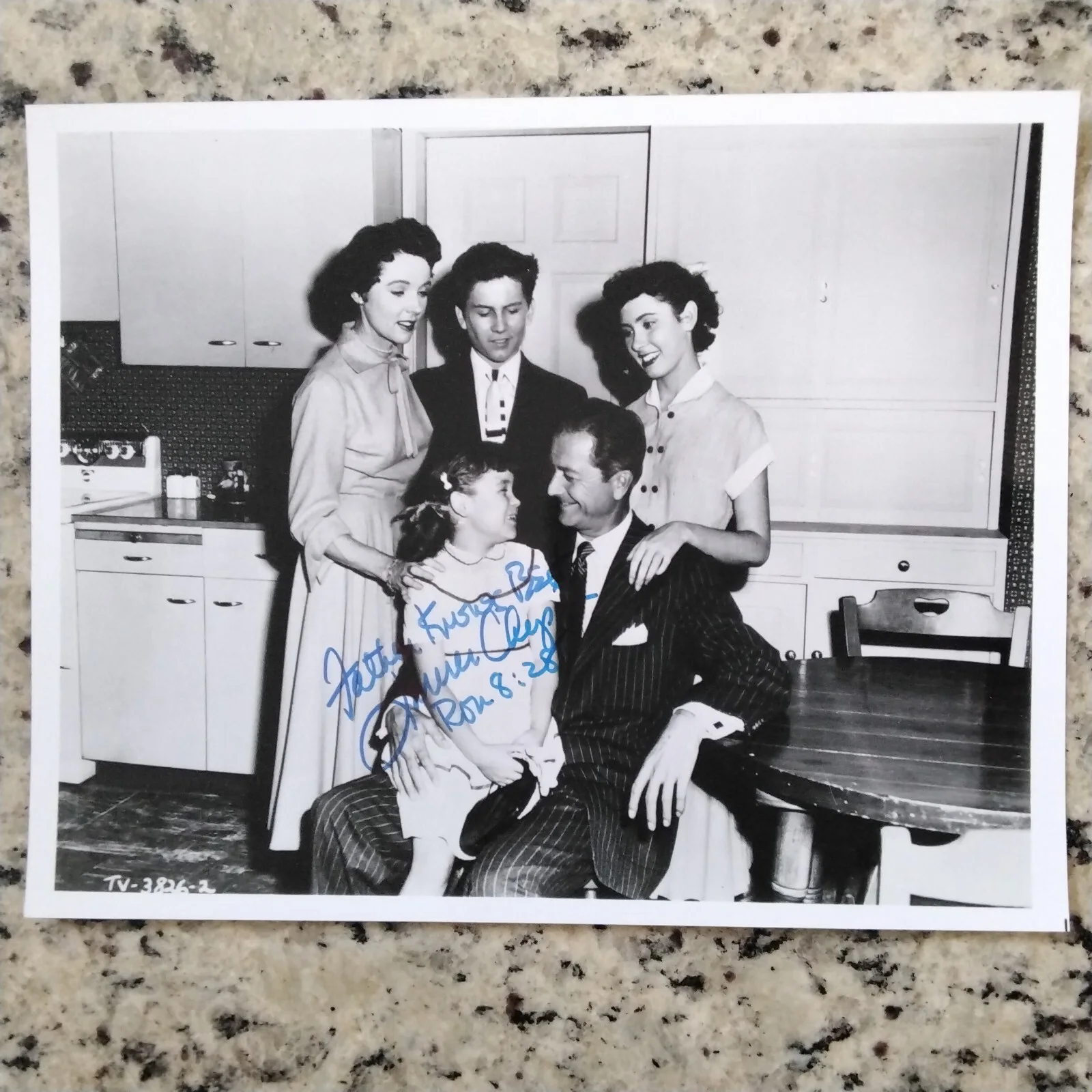 Lauren Chapin SIGNED 8x10 Photo 50s TV Child Actress Father Knows Best Cast, изображение 2