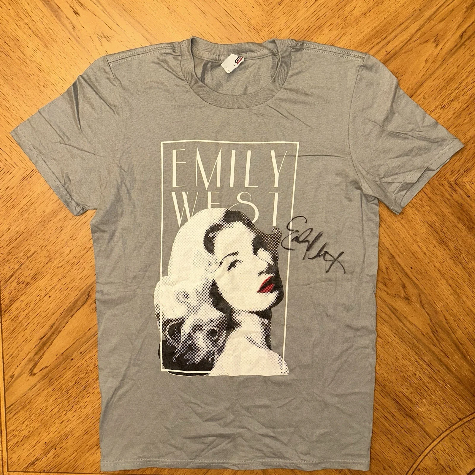 Emily West SIGNED Shirt America’s Got Talent Gray Autograph Country Music SMALL, image 2
